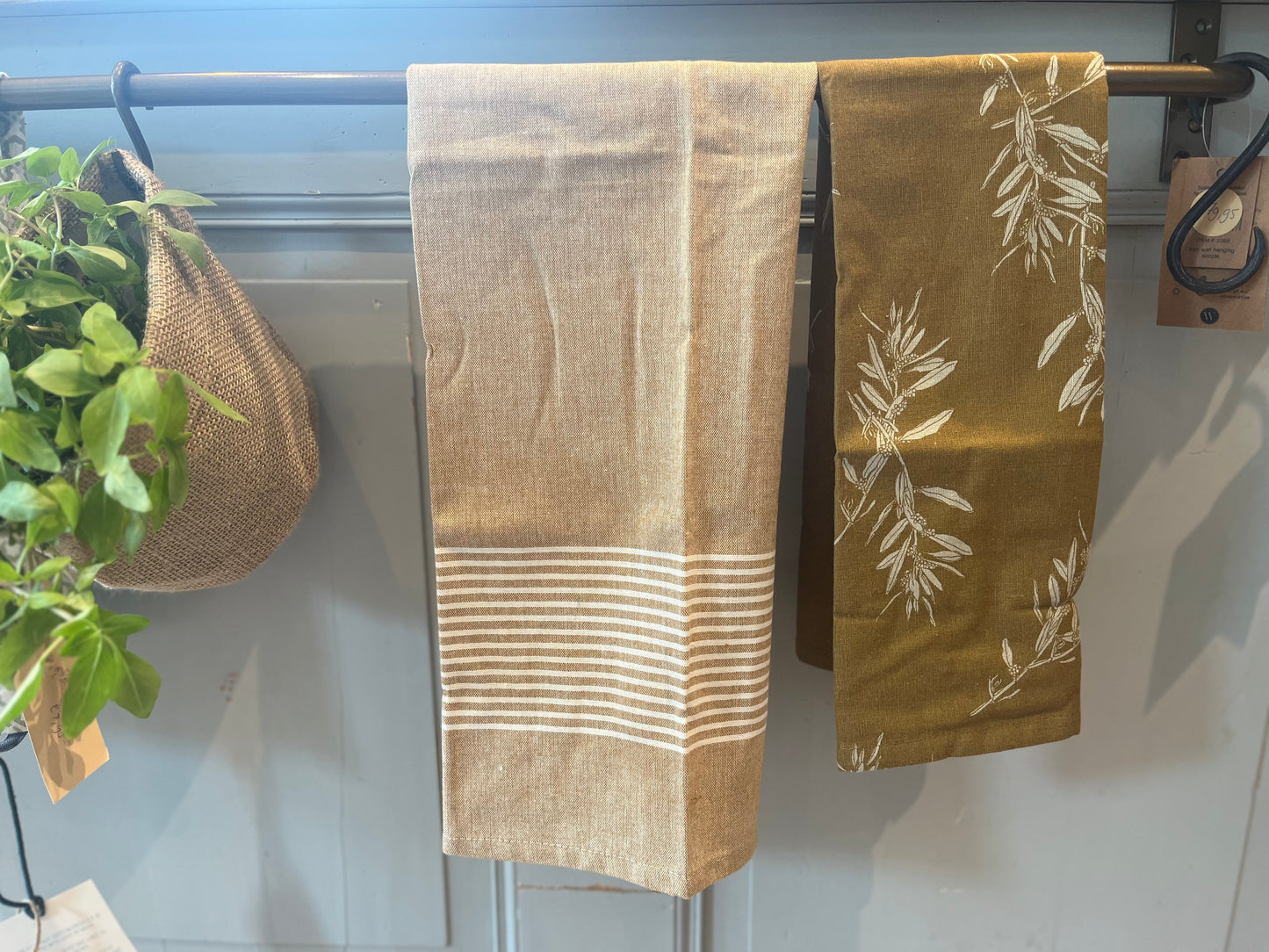 Set van twee theedoeken mosterd kleur- Raine and Humble