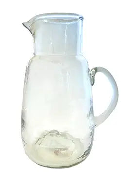 Glazen karaf gehamerd glas